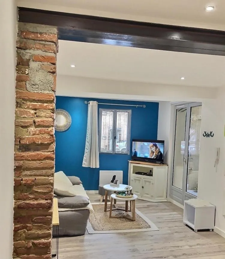 Logis Sainte Claire Apartment Montauban